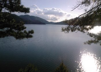 Il Lago Ampollino, all'interno del Parco Naturale della Sila