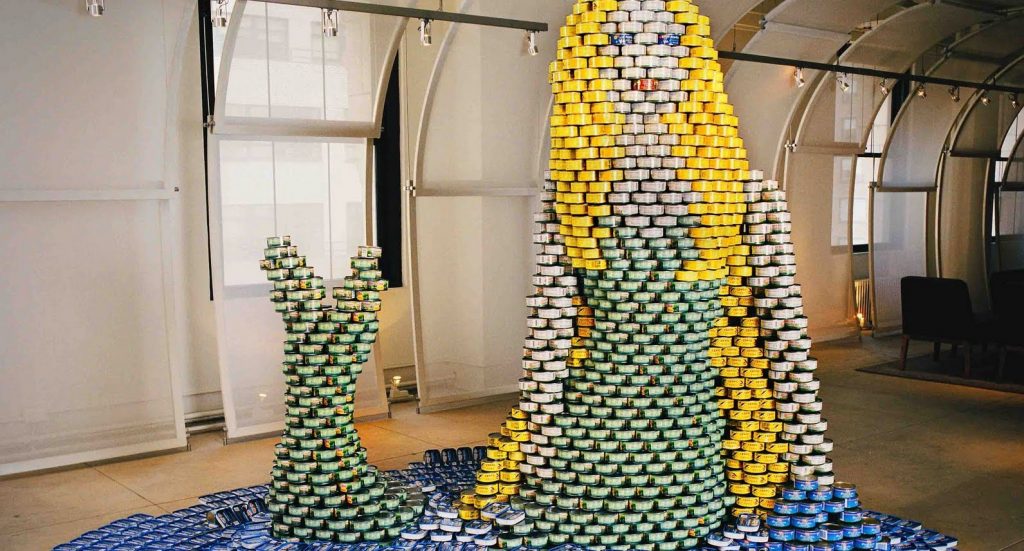 Un'opera esposta a CanStruction