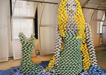 Un'opera esposta a CanStruction