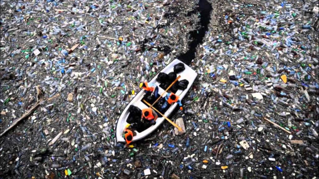 Un'isola di rifiuti nell'Oceano Pacifico