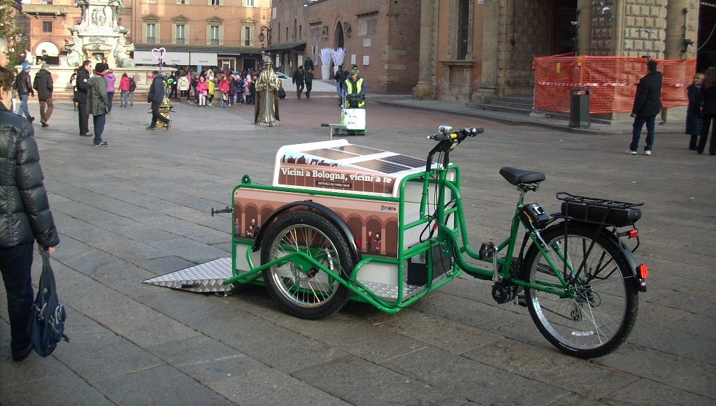 La minispazzatrice di Bologna