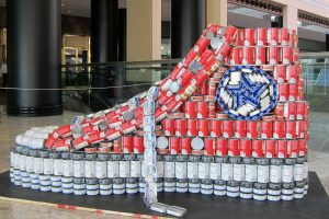 Un'opera esposta a CanStruction