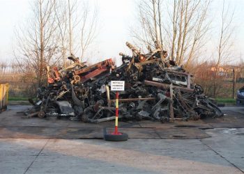 Un'azienda che ricicla materiali ferrosi