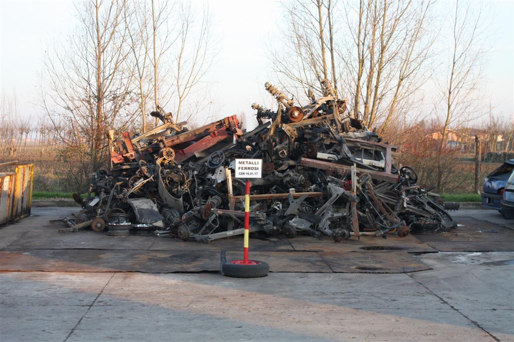 Un'azienda che ricicla materiali ferrosi