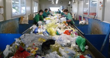 Dal riciclo dei rifiuti urbani 90.000 nuovi posti di lavoro Un impianto per il trattamento dei rifiuti differenziati