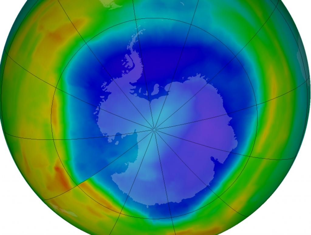 Un'immagine che evidenzia l'assottigliamento dell'ozono in prossimità dei poli