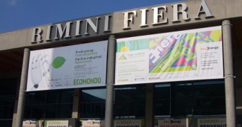 A Rimini torna Ecomondo, la fiera del lavoro sostenibile L'ingresso della Fiera di Rimini