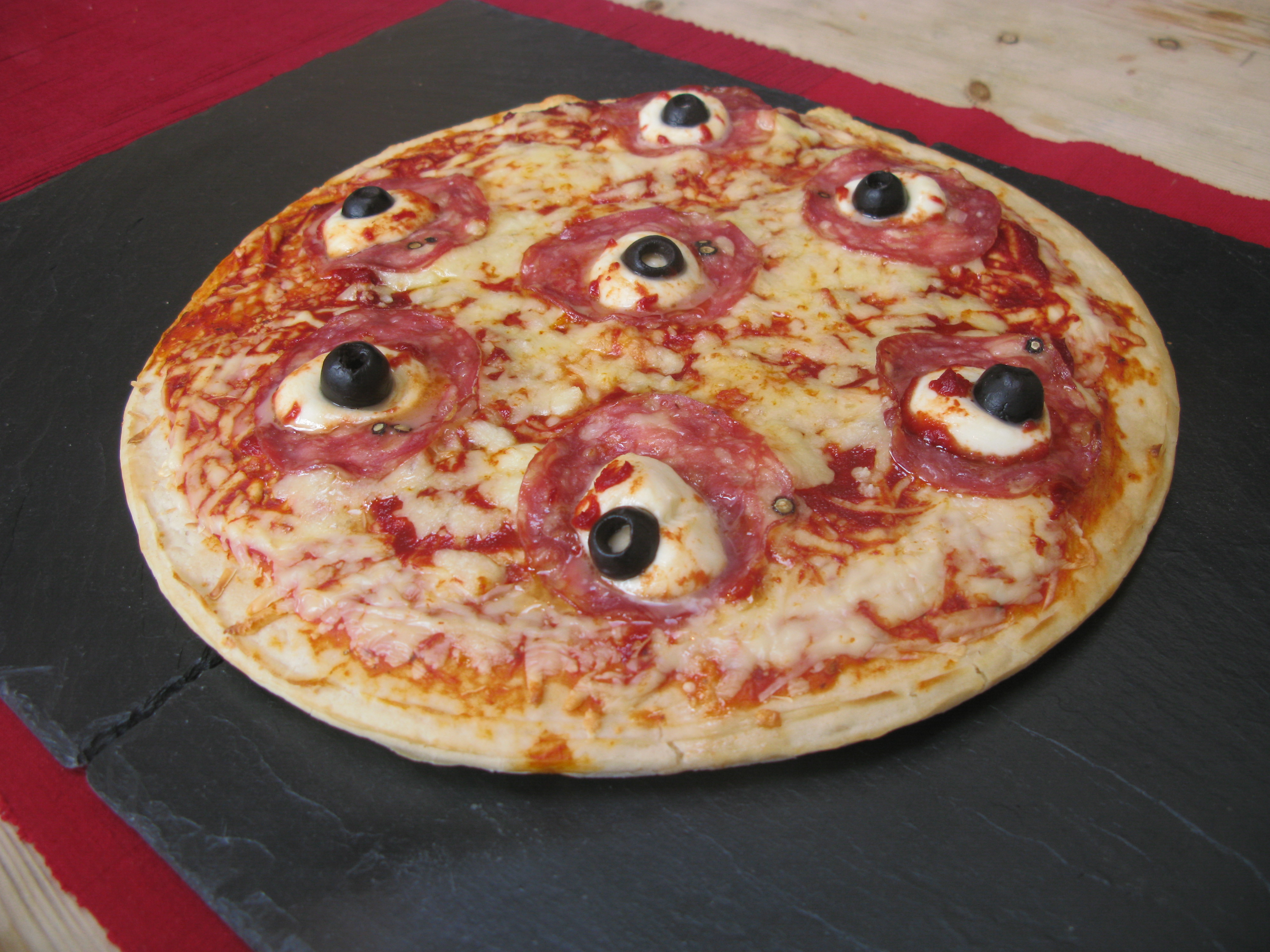 La pizza stregata (http://froggleblog.wordpress.com/)