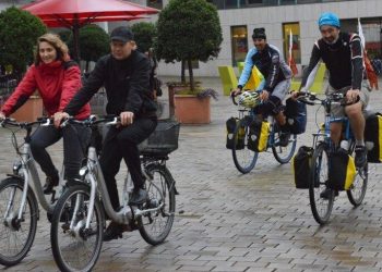 Daniele Pernigotti e alcuni compagni di pedalata