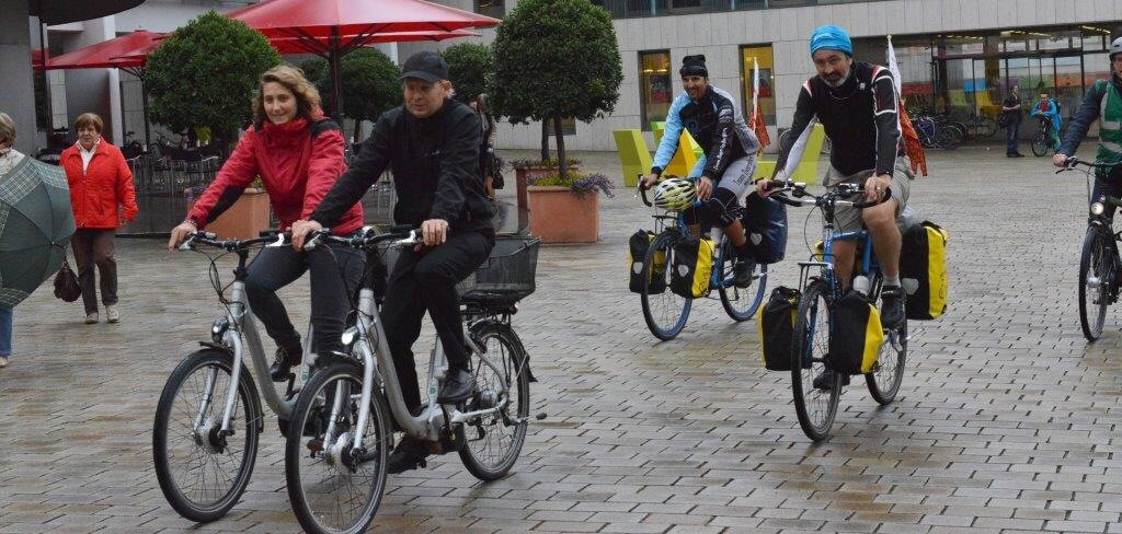 Daniele Pernigotti e alcuni compagni di pedalata