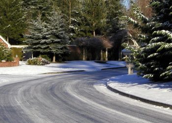 Una strada ghiacciata (foto: freeimages.com)