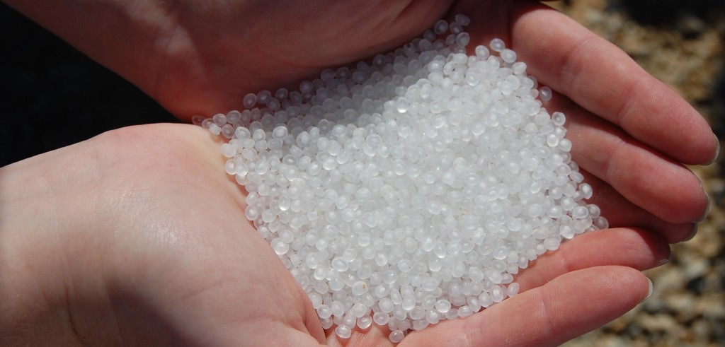 Pellet di plastica (foto: Wikipedia.org)