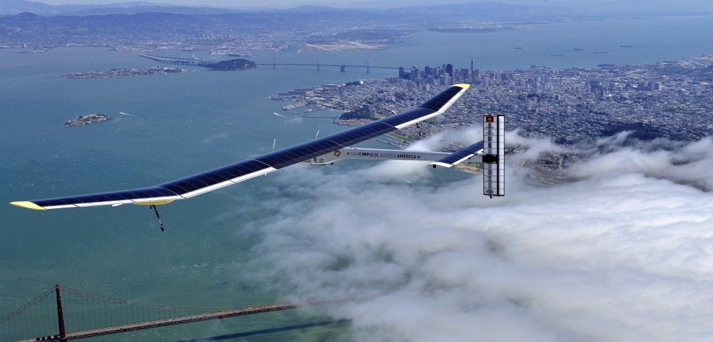 Solar Impulse 2 (foto: www.luggageonline.com)