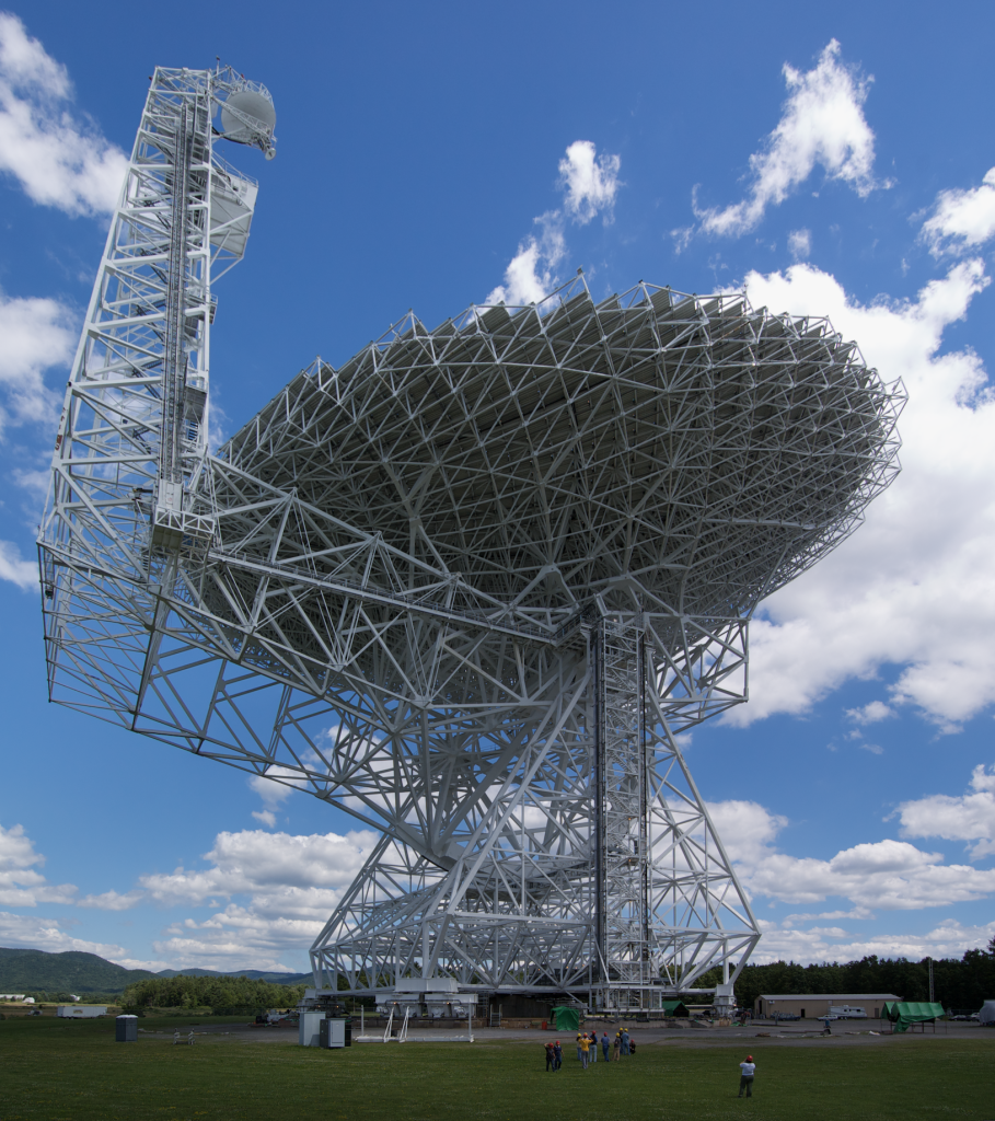 Il radiotelescopio di green Bank (foto: wikimedia)