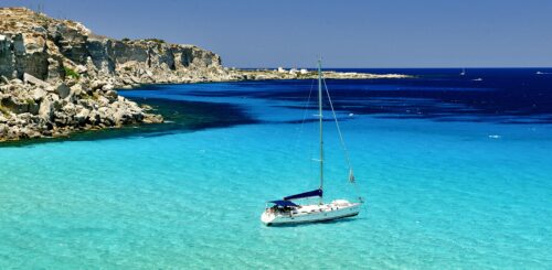 La spiaggia di Cala Rossa a Favignana (foto: www.dailyslow.it)