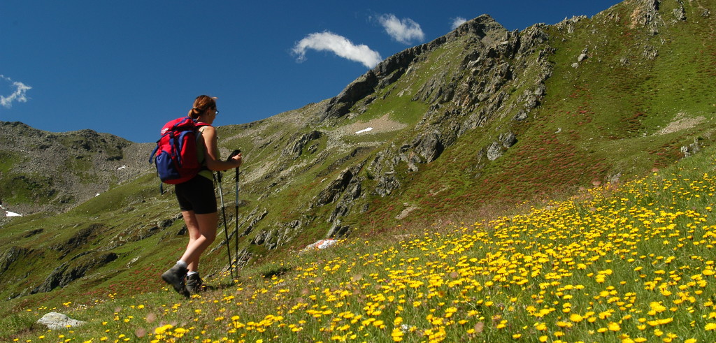 Un'escursionista in montagna (foto: http://www.hotelkristiania.it/)