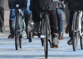 Alcune biciclette in una città (foto: ilreporter.it)