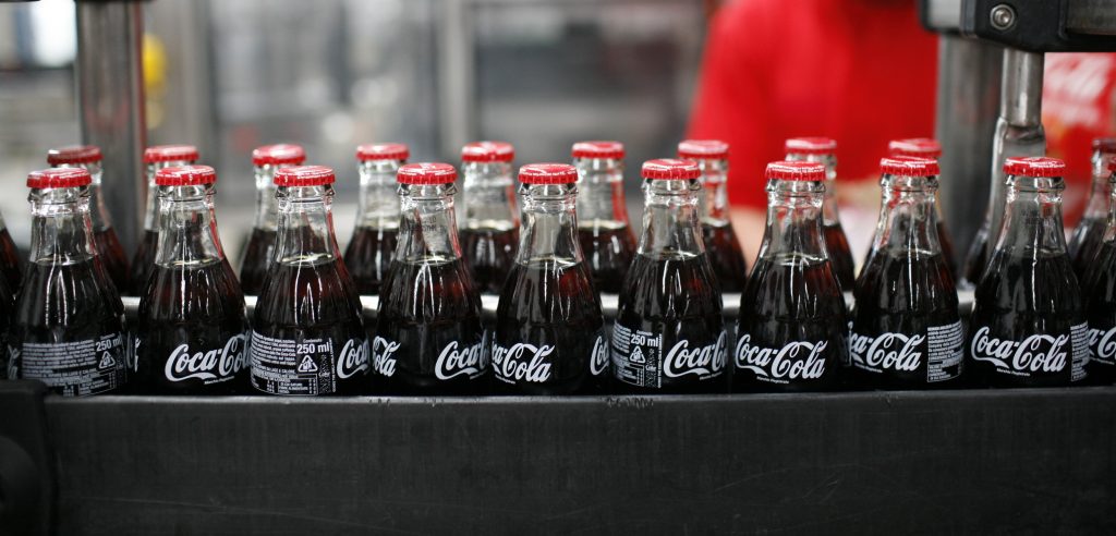 Un impianto di imbottigliamento della Coca Cola (foto: www.terremarsicane.it)