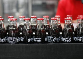 Un impianto di imbottigliamento della Coca Cola (foto: www.terremarsicane.it)