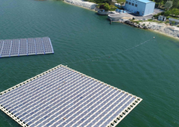Impianto solare galleggiante
