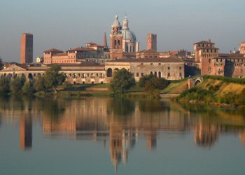 Mantova città verde d'Italia 2017, foto di ©Massimo Telò (foto: https://commons.wikimedia.org/wiki/File:Mantova_-_Profilo_di_Mantova.jpg)