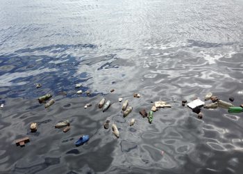 residui plastici negli oceani