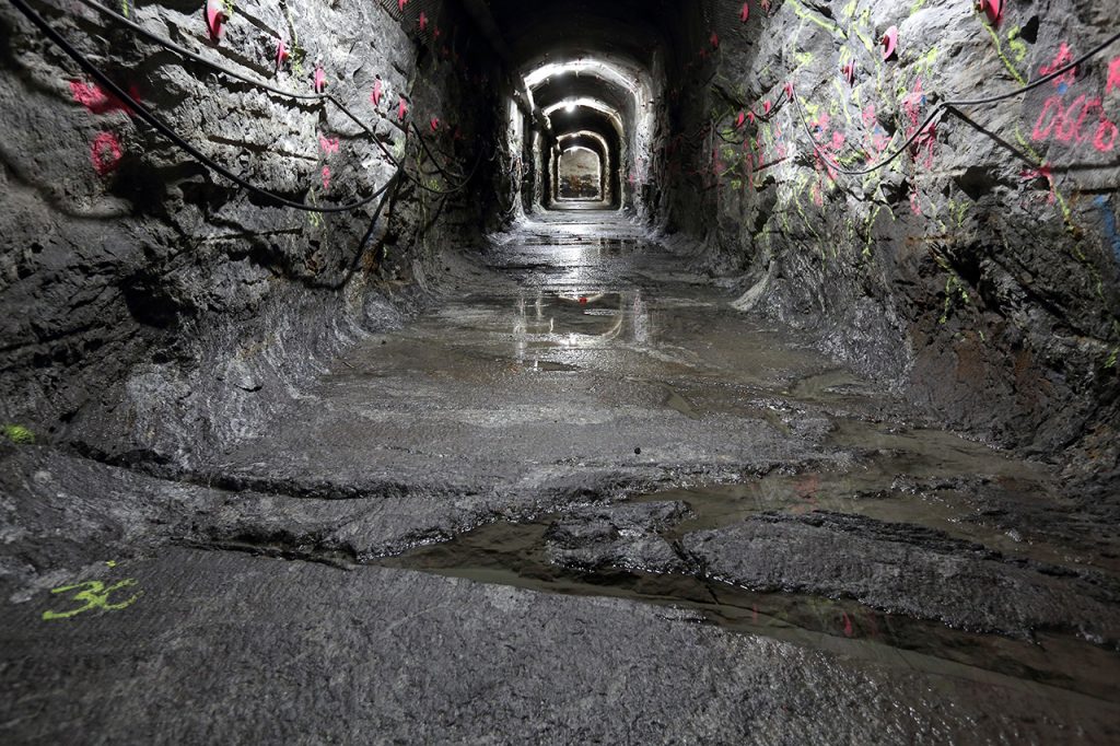 L&amp;#39;incredibile deposito di rifiuti radioattivi a 450 metri di profondità ...