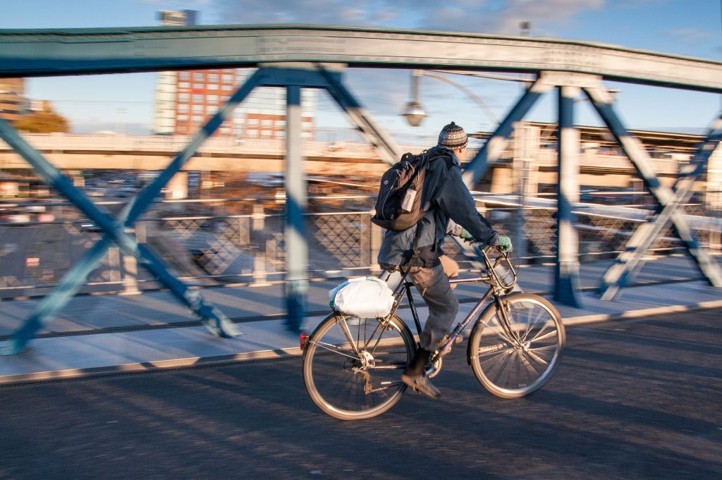 in bici al lavoro città (città bike to work (foto: https://pixabay.com)