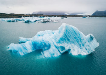 iceberg in islanda