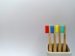 spazzolino plastica denti