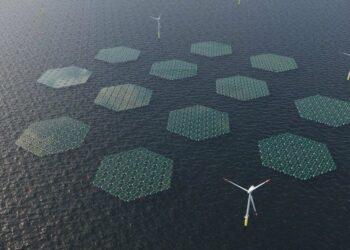 Una centrale solare galleggiante ai piedi dell'eolico offshore