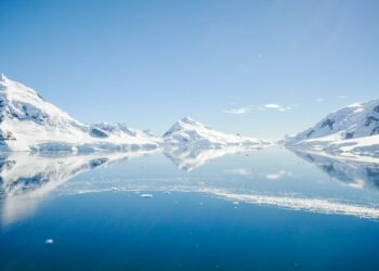 Asuperficie ghiacciata in Antartide