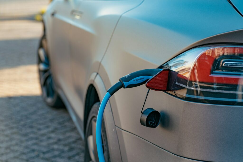 ricaricare un’auto elettrica