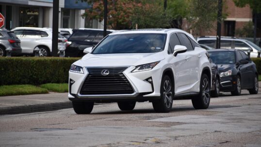 suv ibrido lexus