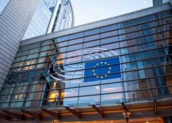 L'Unione europea stringe sui fondi verdi: fuori gli inverter da paesi ad alto rischio
