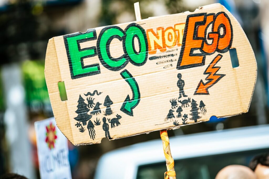 Mobilità elettrica nel 2026: tra record, frenate politiche e nuove regole sulla sicurezza