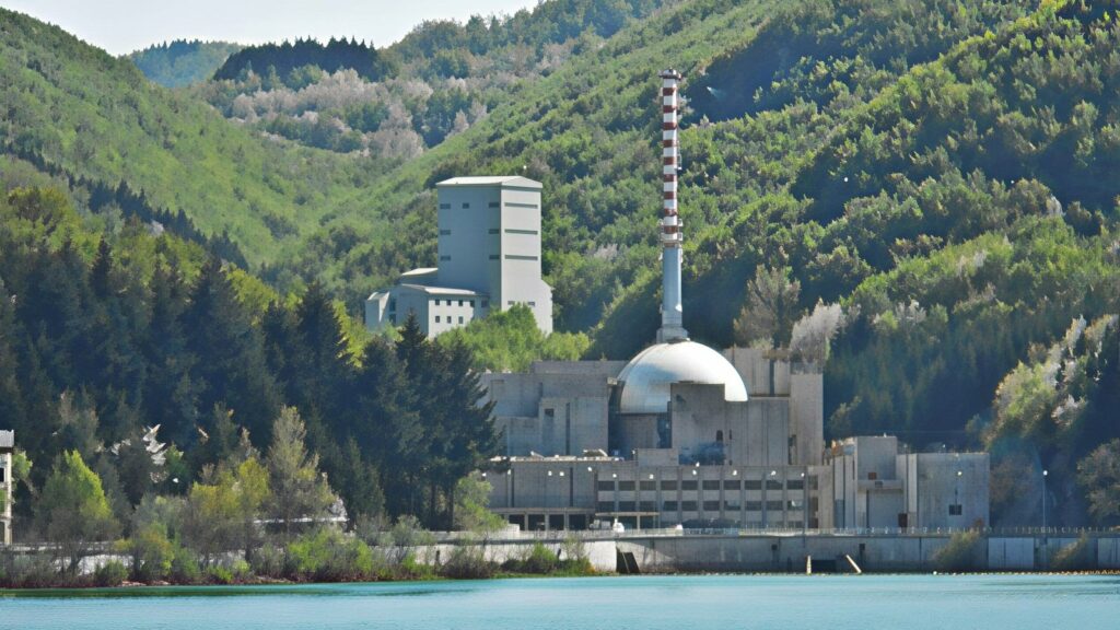 Nucleare di quarta generazione: il Centro ricerche ENEA del Brasimone sulle rive del lago, nell'Appennino bolognese